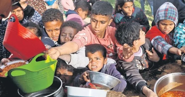 Gazzeliler iftar ve sahur için yemek bulmakta zorlanıyor