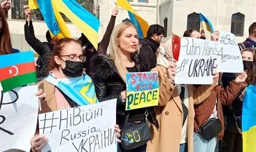 Ukraynalı kadınlar Rus saldırısını Beyazıt’ta protesto etti