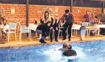 Dengesini kaybedip havuza düştü