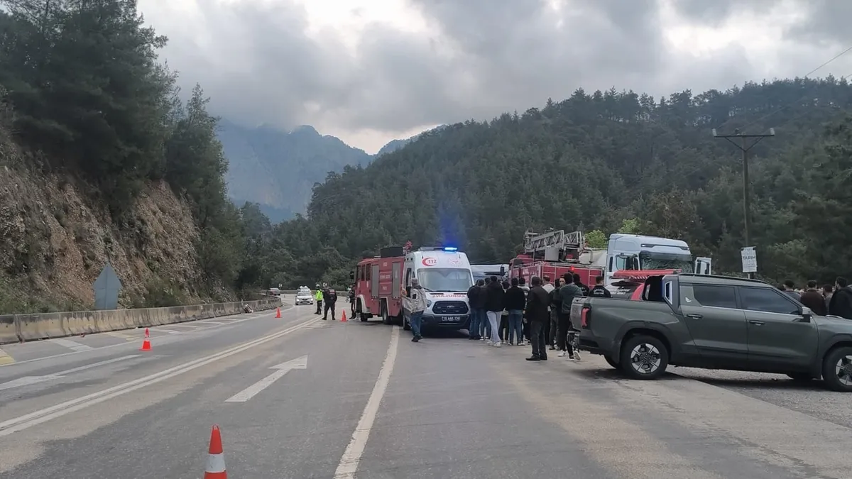 Antalya-Isparta karayolunda trafik kazası: Ölü sayısı 8’e çıktı Antalya-Isparta karayolunda trafik kazası: Ölü sayısı 8’e çıktı