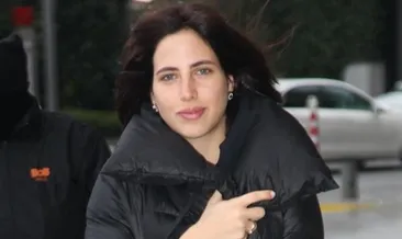 Zehra yalnız başına