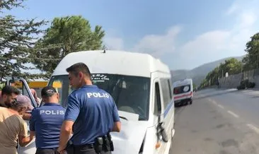Manisa'da işçi servisi ağaca çarptı: Çok sayıda yaralı var #manisa