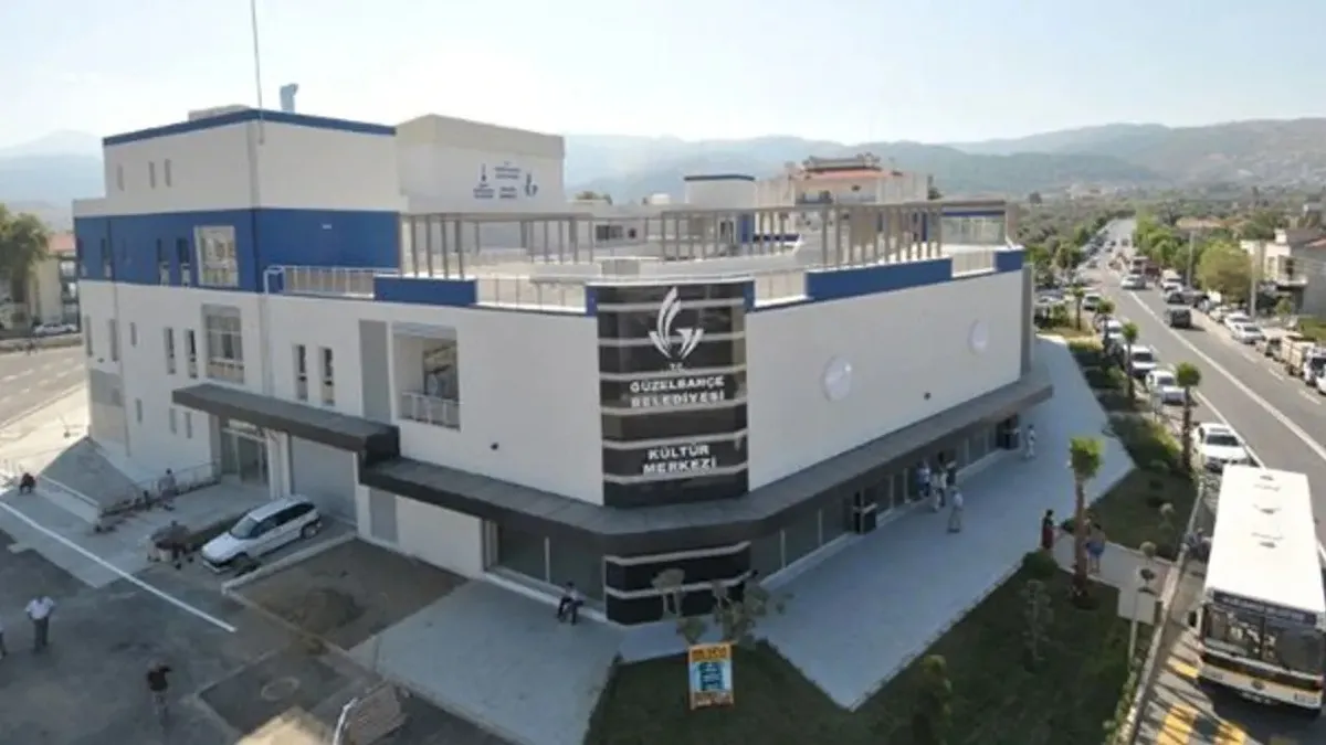 Güzelbahçe Belediyesi’ne ikinci dalga operasyonu: 4 gözaltı Güzelbahçe Belediyesi’ne ikinci dalga operasyonu: 4 gözaltı