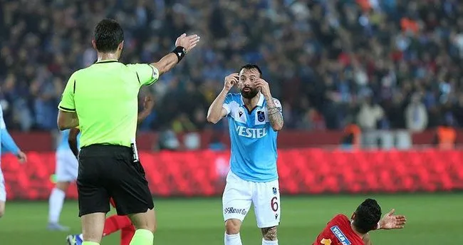Trabzonsporlu yıldız Manolis Siopis: Oynadığım her maçta kalbimi veriyorum