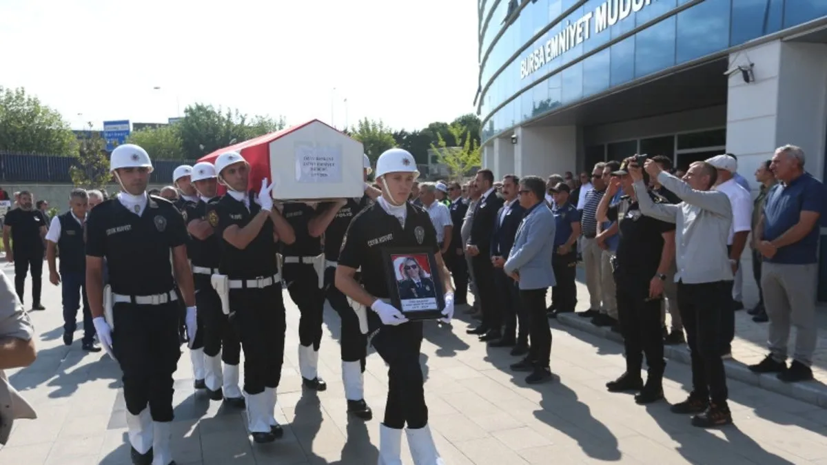 Kanserden ölen Bursa Emniyet Müdür Yardımcısı son yolculuğuna uğurlandı