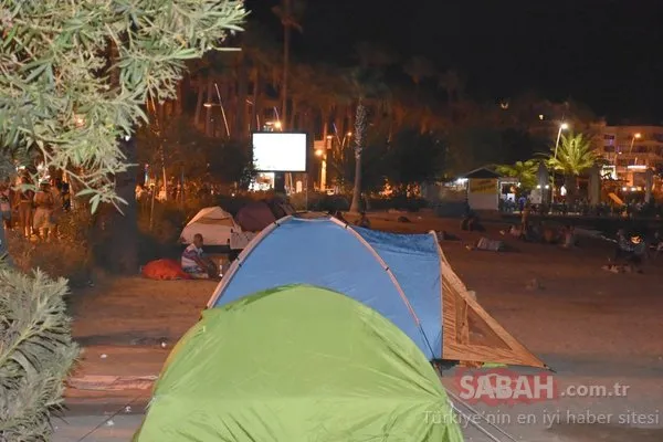 Marmaris'te boş oda bulamayanlar sahillerde çadır kurdu