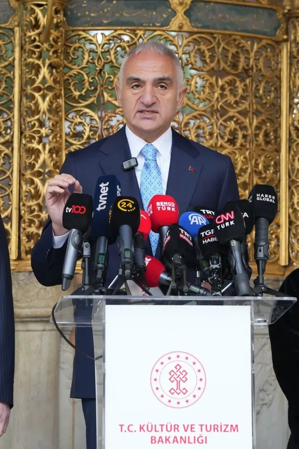 ayasofyanin-ana-kubbe-restorasyonunda-yeni-donem-ozgun-doku-korunacak-1784880166880.jpg