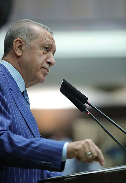 son-dakika-baskan-erdogandan-tusiada-sert-tepki-haddini-bil-sizin-agababalariniz-da-ayni-kafadaydi-1655294928940.jpg
