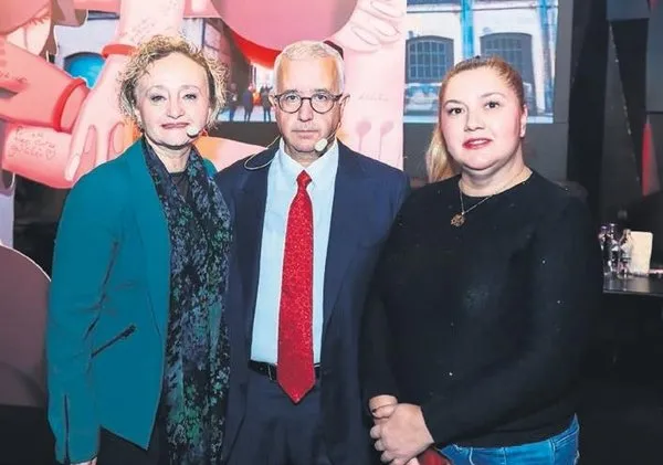 hiv-pandemisi-dakikada-1-kisi-hivden-oluyor-1732635422317.jpeg