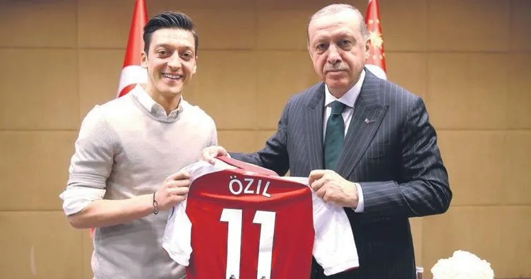 Mesut Özil: Irkçılık & saygısızlık yüzünden bıraktım