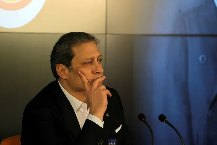 son-dakika-galatasaray-baskani-burak-elmas-yeniden-aday-olmayacagini-acikladi-canli-1652700523724.jpg