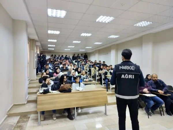 agrida-3-bin-370-ogrenciye-uyusturucuyla-mucadele-egitimi-1700304758047.jpg