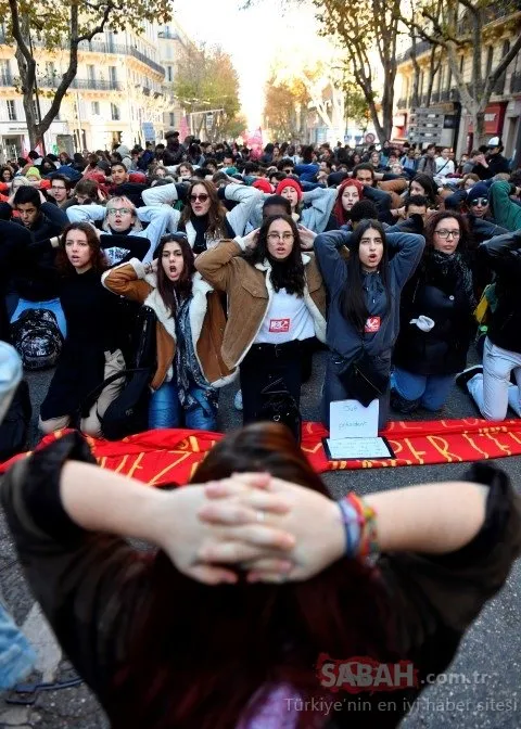 Binlercesi toplandı! Diz çöküp beklediler...