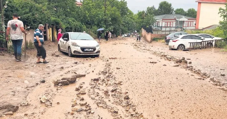 Bursa’yı sel vurdu