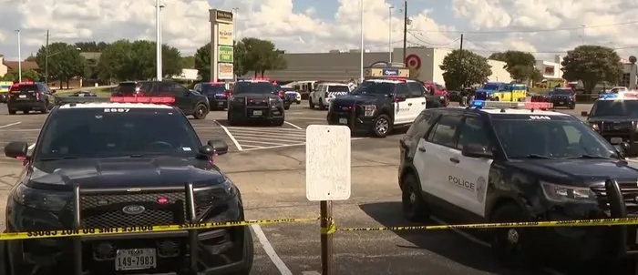 Texas’ta alışveriş merkezinde dehşet: 3 ölü