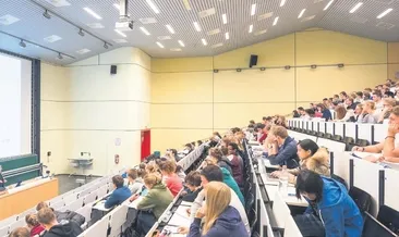 Rus öğrenciler parasız kaldı