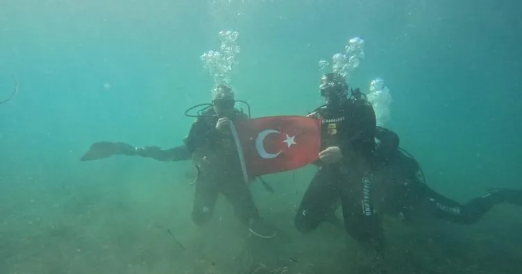 Gömeç’te cumhuriyetin 100. yılı dalışı