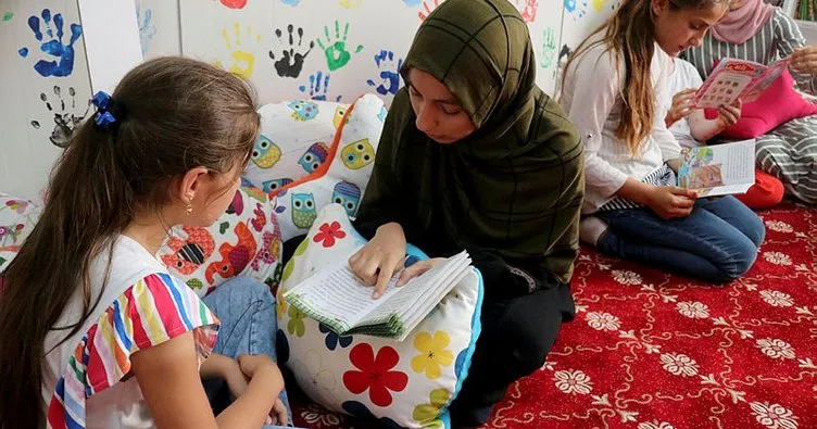 Türkmen yetimlere gönüllü eğitim