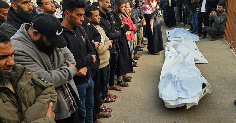  10 Filistinli katledildi