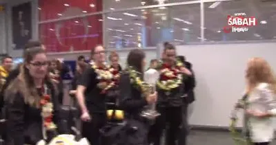 Dünya Şampiyonu Vakıfbank’a havalimanında coşkulu karşılama
