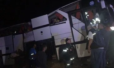 Mültecileri taşıyan otobüs devrildi! Çok sayıda yaralı var