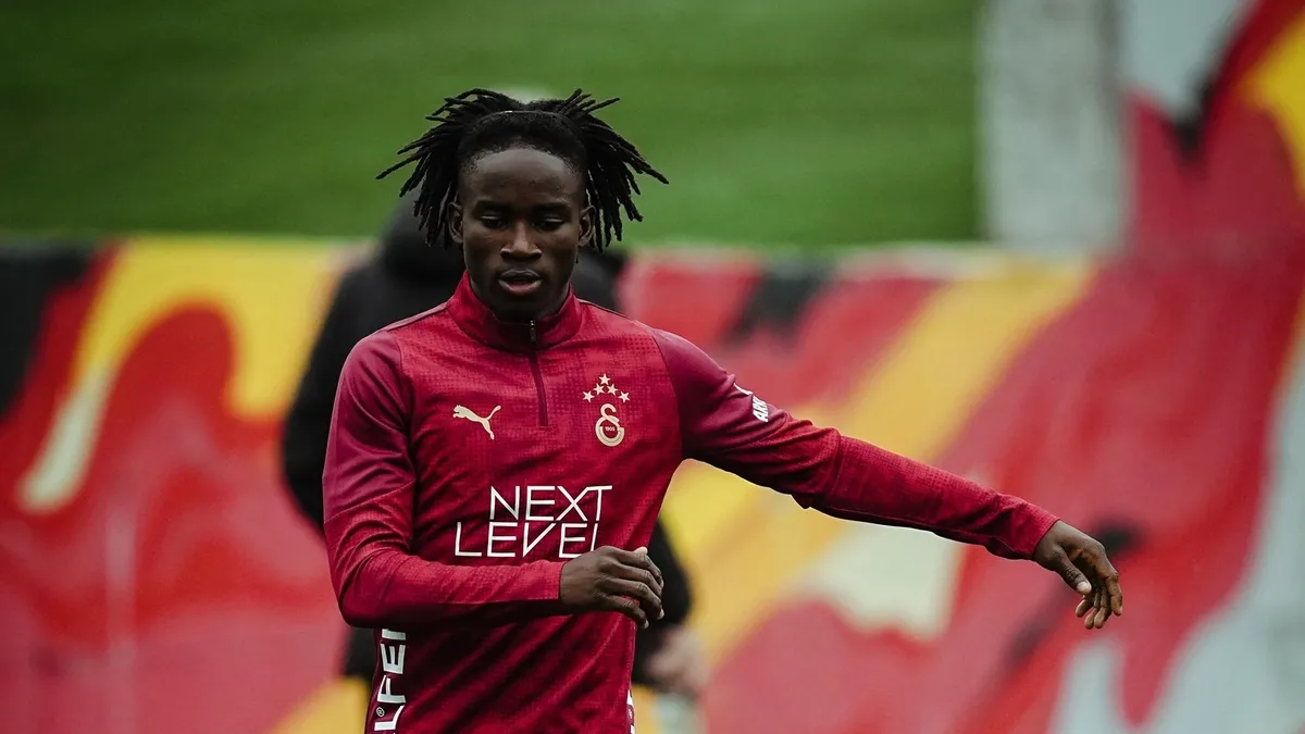Galatasaray'da Nhaga ilk idmanına çıktı