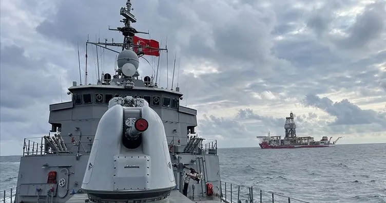 TCG Fatih Fırkateyni Batı Karadeniz’deki sondaj gemilerine refakat etti