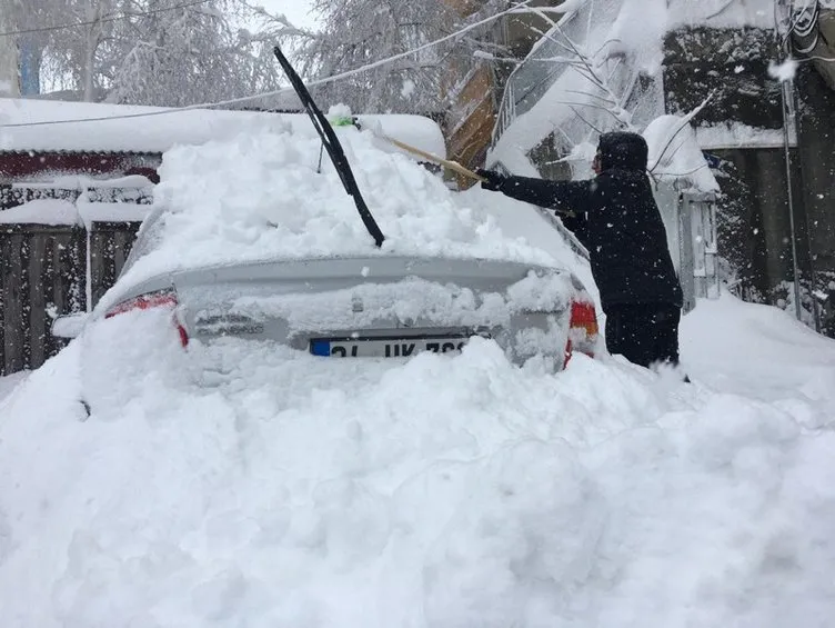 Sibirya değil Türkiye! O ilimizde 55 yılın rekoru kırıldı: Caddede kayak yaptılar!