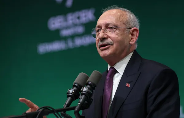 son-dakika-kemal-kilicdaroglu-kimler-icin-ve-neden-beni-hayal-kirikligina-ugrattilar-dedi-mahmut-ovur-yazdi-1680326597224.jpg