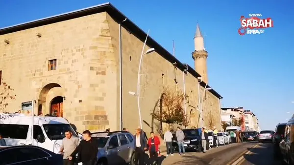 Milli Eğitim Bakanı Tekin Bayram namazını Ulu Camii'nde kıldı | Video