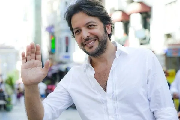 Ünlüler derbinin ardından twitter'ı salladı