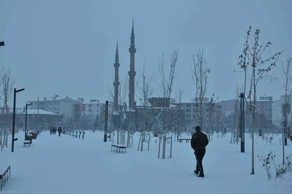 Kars’ta 51 köy yolu ulaşıma kapandı