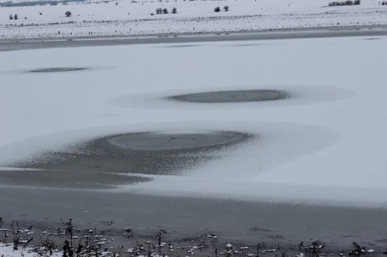 Elazığ’da Cip Barajı soğuk hava yüzünden buz tuttu