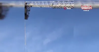 Bozulan vincin tepesinde mahsur kaldı, itfaiye ekipleri merdivenle kurtardı | Video