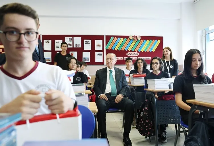 Son dakika: Başkan Erdoğan Sancaktepe’de öğrencilerle bir araya geldi! ’100 kişilik okullar vardı’
