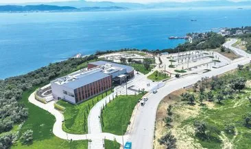 Gençlere deniz manzaralı kütüphane