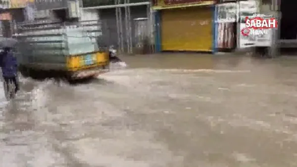 Selin vurduğu Hindistan’da sokaklar sular altında kaldı | Video