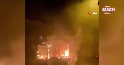Ataşehir’de kamyonet alev alev yandı | Video