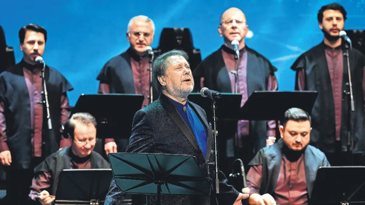 Ahmet Özhan’dan Külliye’de konser