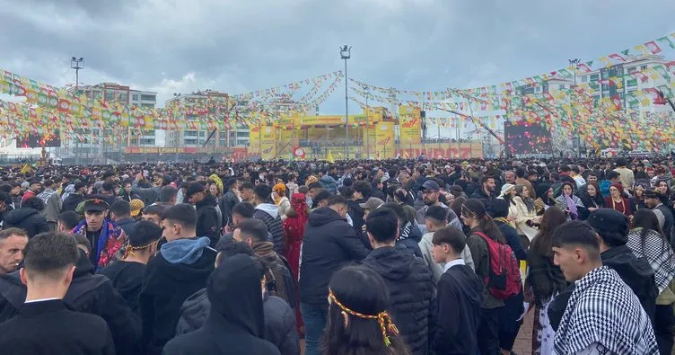 Diyarbakır Nevruz kutlamaları yağmur altında başladı 7.500 polis görev aldı