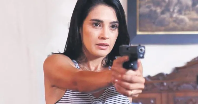 Yeni rolü için silah eğitimi aldı