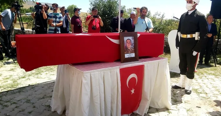 Afyonkarahisar şehidine ağladı