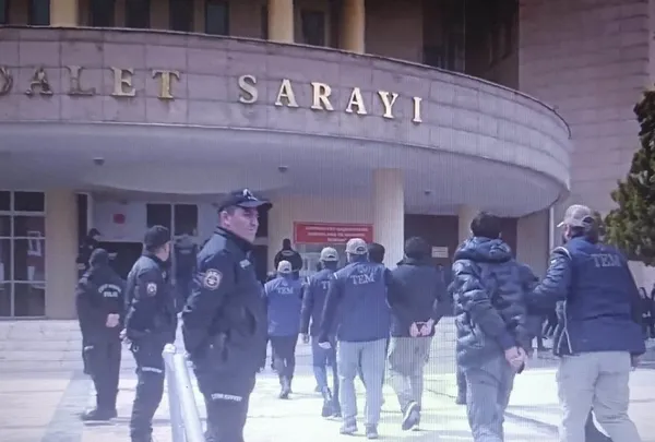 sanliurfada-deas-operasyonu-17-kisi-tutuklandi-1776111769894.jpg