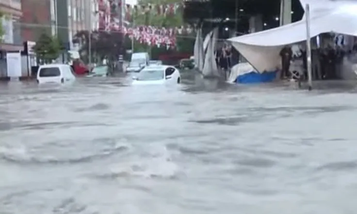 Ankara sele teslim: Ev ve iş yerlerini yine su bastı! İsyan ettiren görüntüler!
