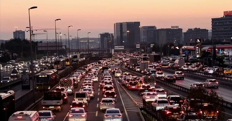 İstanbul’da akşam saatlerinde trafik yoğunluğu