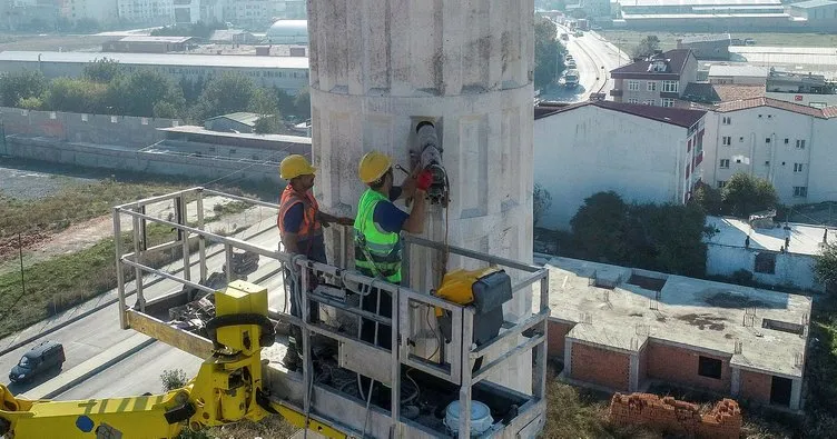 Arnavutköy’de hasar gören minarenin yıkımına başlandı