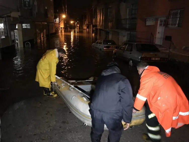 Adana sağanak yağışlara teslim!