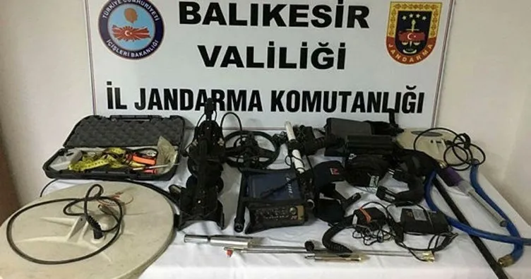 Balıkesir’de izinsiz kazı yapan 8 kişi yakalandı