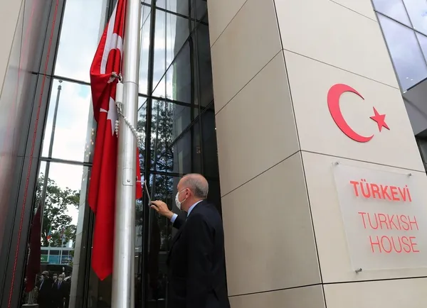 son-dakika-baskan-erdogan-yeni-turkevi-binasinin-acilis-toreninde-konustu-turkiyenin-artan-gucunu-yansitan-bir-bas-yapit-1632158362608.jpg