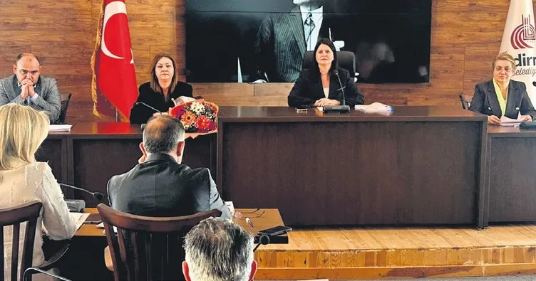 Akrabalar işe alındı mecliste kavga çıktı